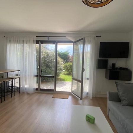 Beautiful Flat For 4 Very Closed To The Beach Cabourg Exteriör bild