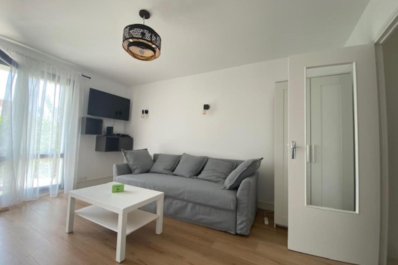Beautiful Flat For 4 Very Closed To The Beach Cabourg Exteriör bild